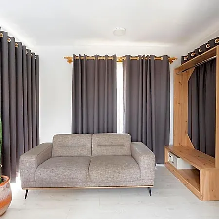 מלון West House Exclusive 3*