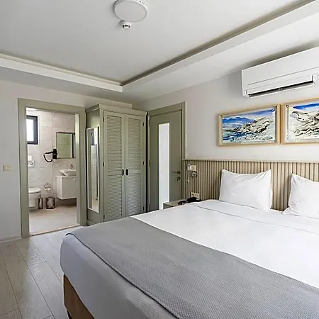 West House Exclusive מלון 3*